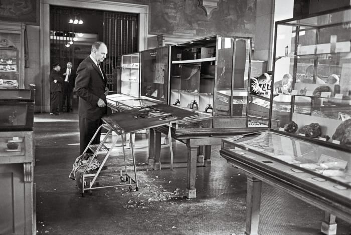 At the American Museum of Natural History, a cracked case and $3M in missing stones...